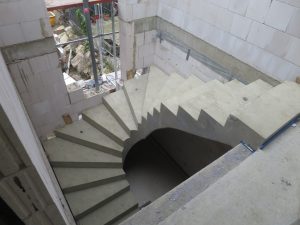 Lieferung und Montage Fertigteiltreppen