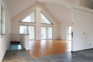 Haus 4 - Blick Wohnraum / Loggia